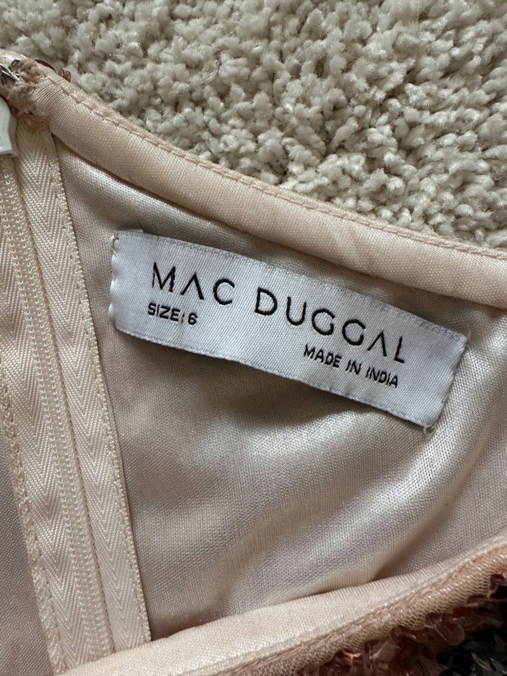 MacDuggal Signature gown size 6 - Picture 5 of 6